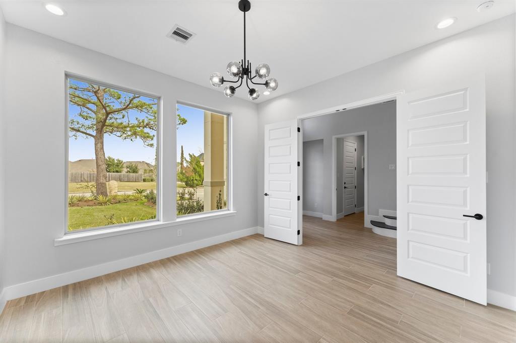 7007 Longmire Circle, Conroe, Texas image 6