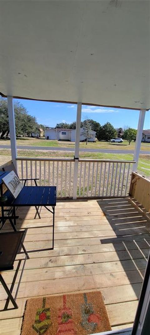 A home in High Island