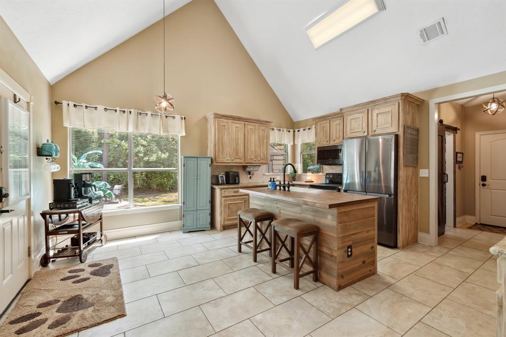 727 Bob Link Street, Magnolia, Texas image 10