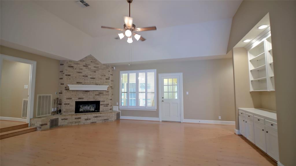 26 Royal Dalton Circle, Conroe, Texas image 4
