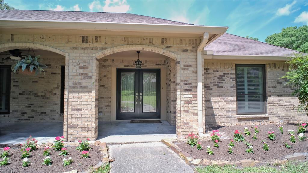 26 Royal Dalton Circle, Conroe, Texas image 2