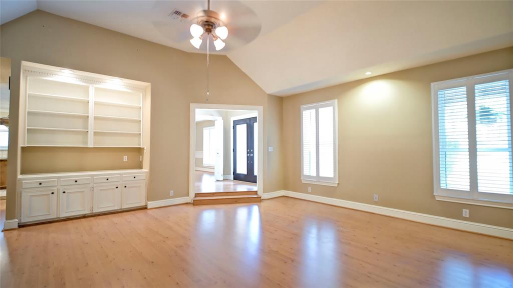 26 Royal Dalton Circle, Conroe, Texas image 3