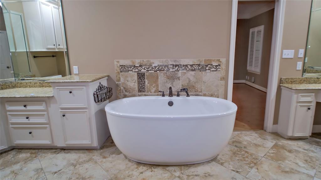 26 Royal Dalton Circle, Conroe, Texas image 12