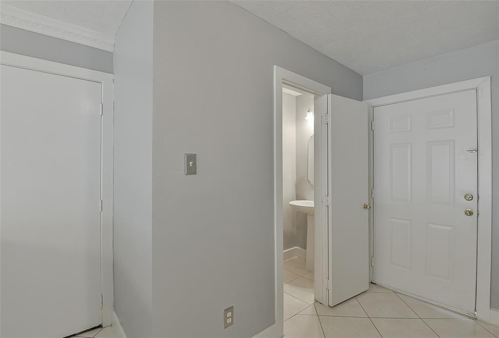 415 Vane Way, Crosby, Texas image 5
