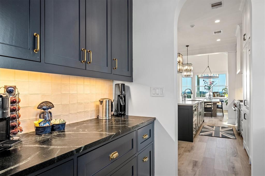 2646 E Seaside Drive, Galveston, Texas image 23