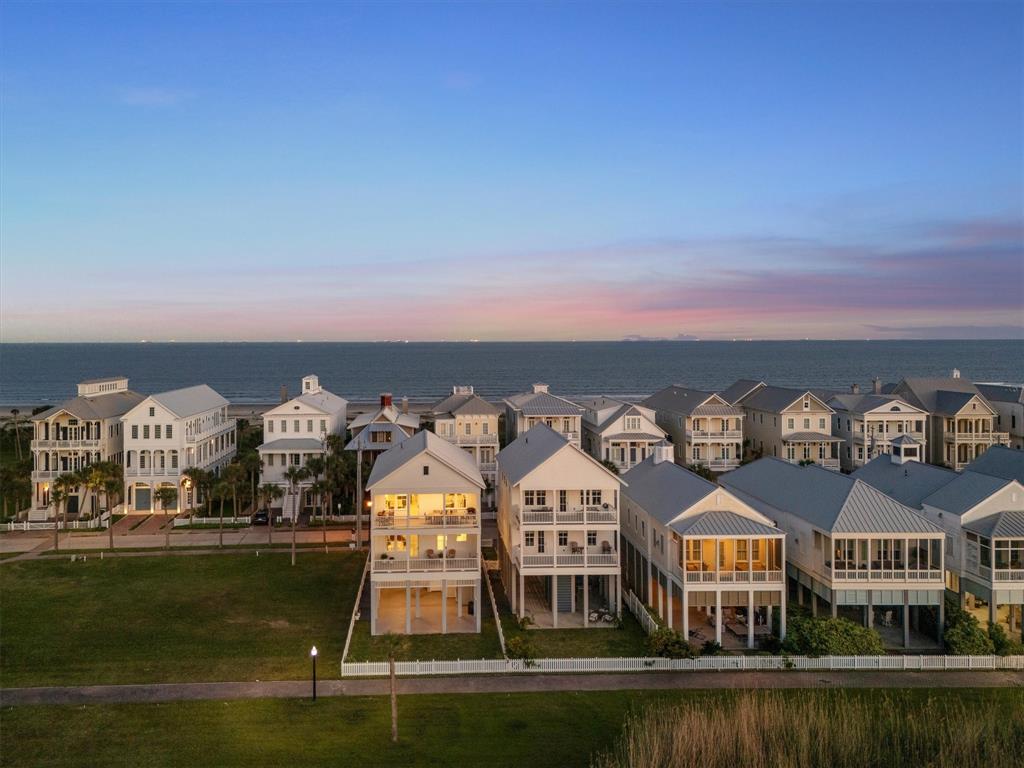 2646 E Seaside Drive, Galveston, Texas image 1