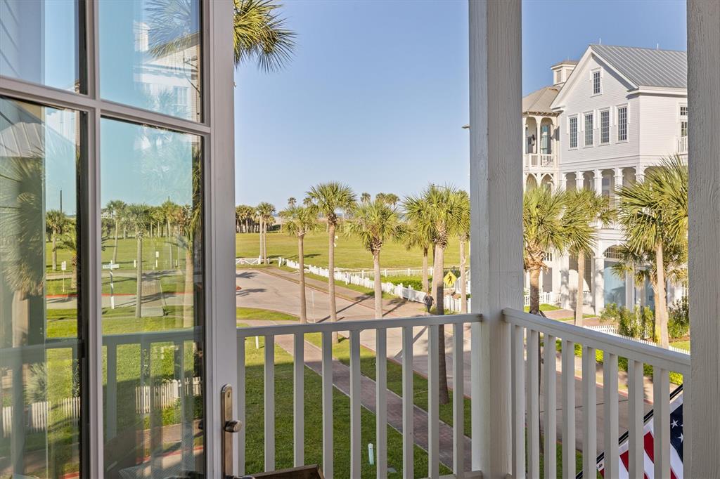 2646 E Seaside Drive, Galveston, Texas image 40