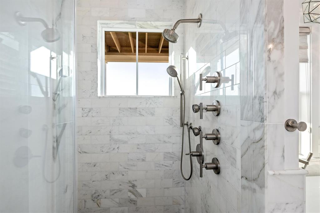 2646 E Seaside Drive, Galveston, Texas image 35