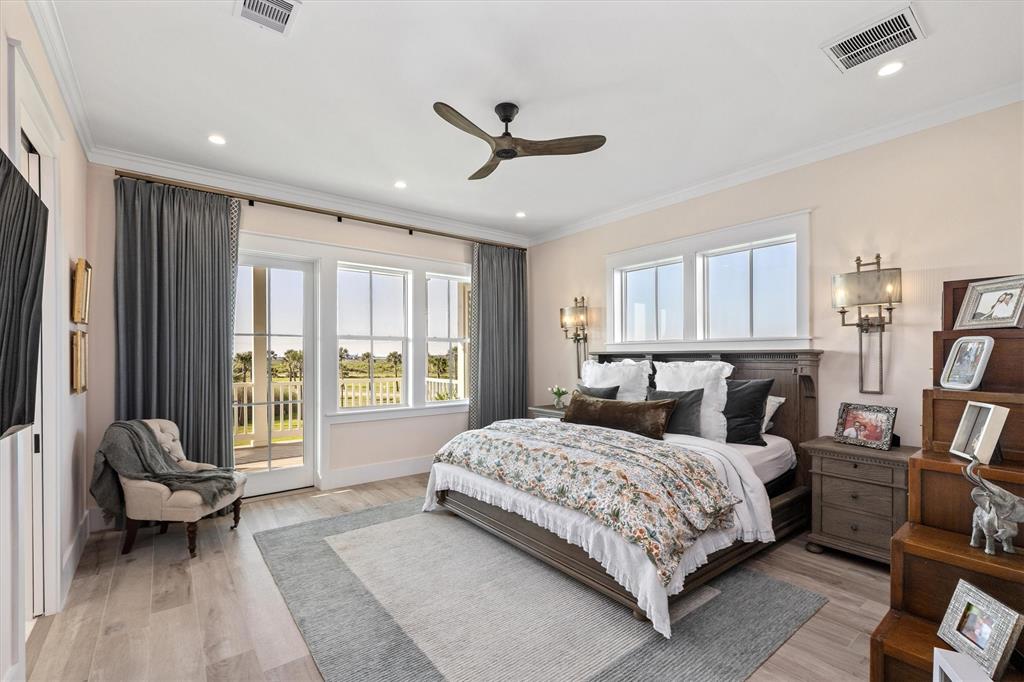 2646 E Seaside Drive, Galveston, Texas image 30
