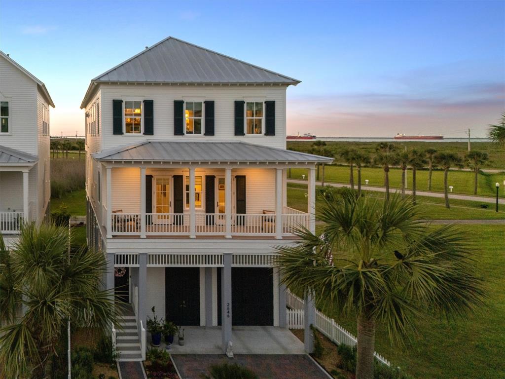 2646 E Seaside Drive, Galveston, Texas image 2