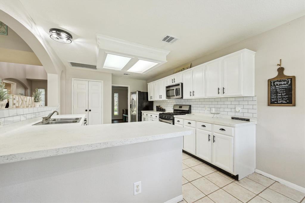 3413 Somerset Lane, Deer Park, Texas image 8