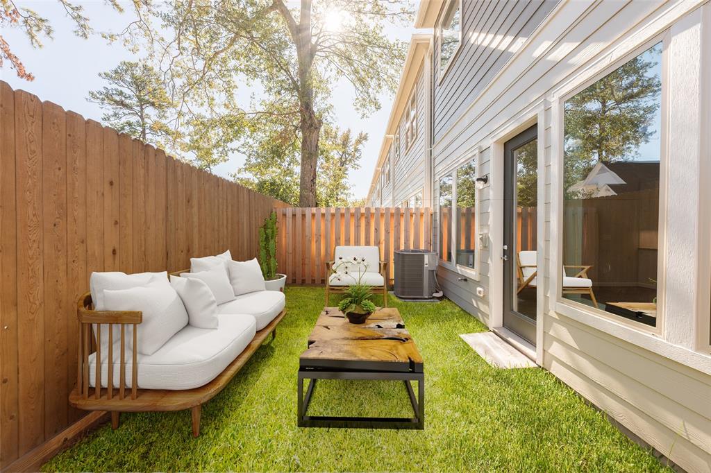 5221 Amber Sunrise Drive, Houston, Texas image 18