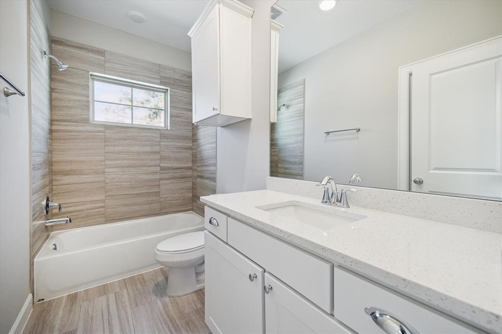 5221 Amber Sunrise Drive, Houston, Texas image 13