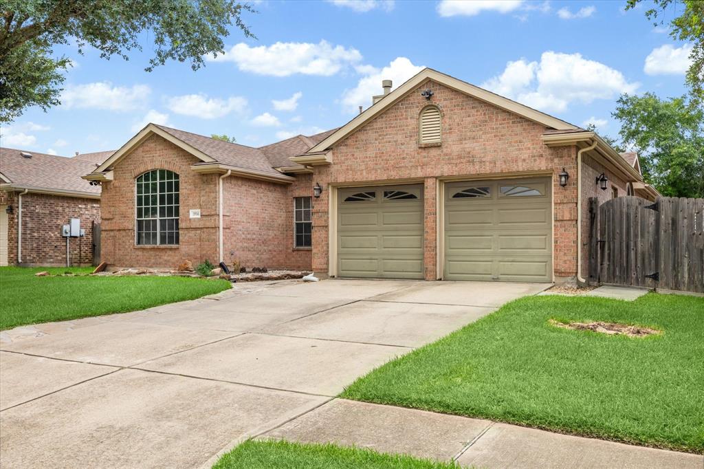 3514 Rushwater Lane, Friendswood, Texas image 2