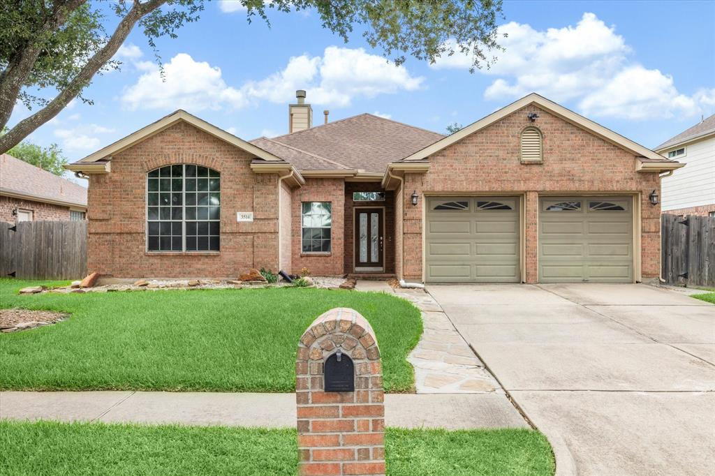 3514 Rushwater Lane, Friendswood, Texas image 1