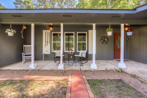 Single Family Residence in Huntsville TX 50 Southwood Forest Road.jpg