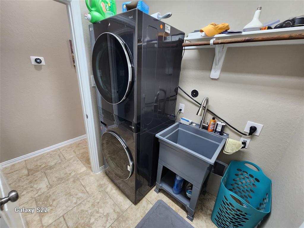 3050 Coreopsis Court, Dickinson, Texas image 12