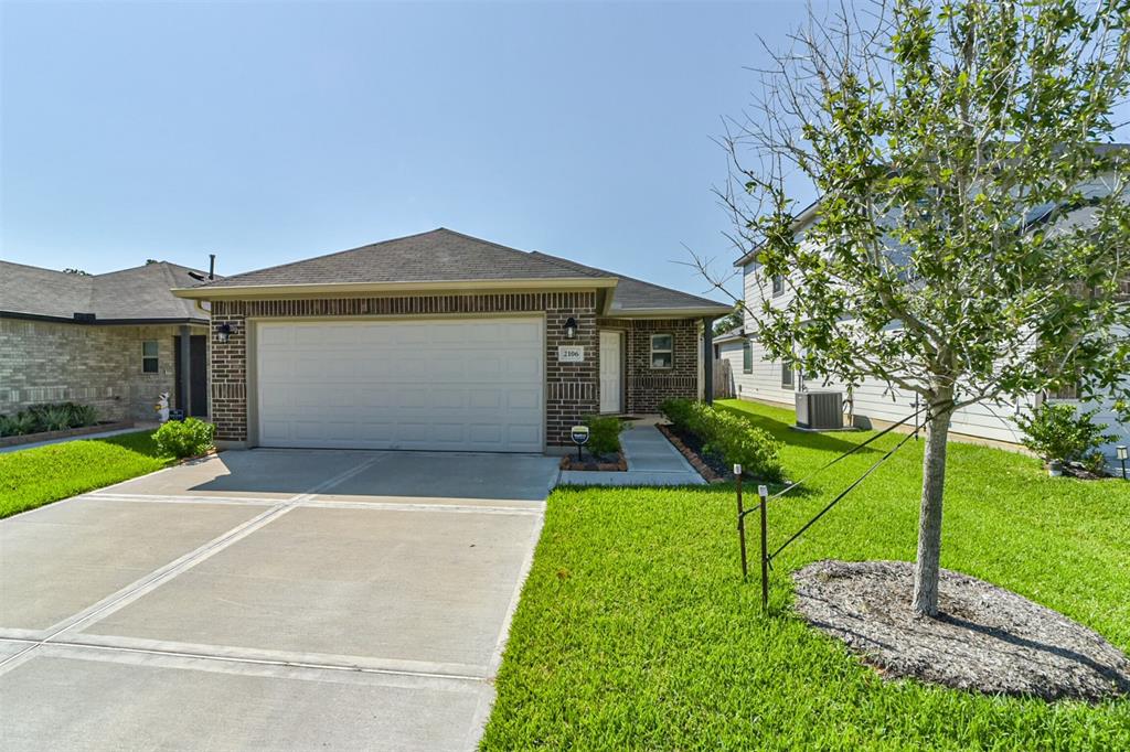 2106 Twisted Cedar Court, Conroe, Texas image 1
