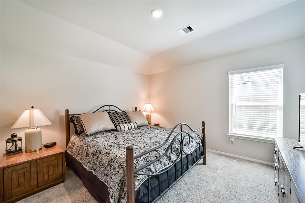 2106 Twisted Cedar Court, Conroe, Texas image 15