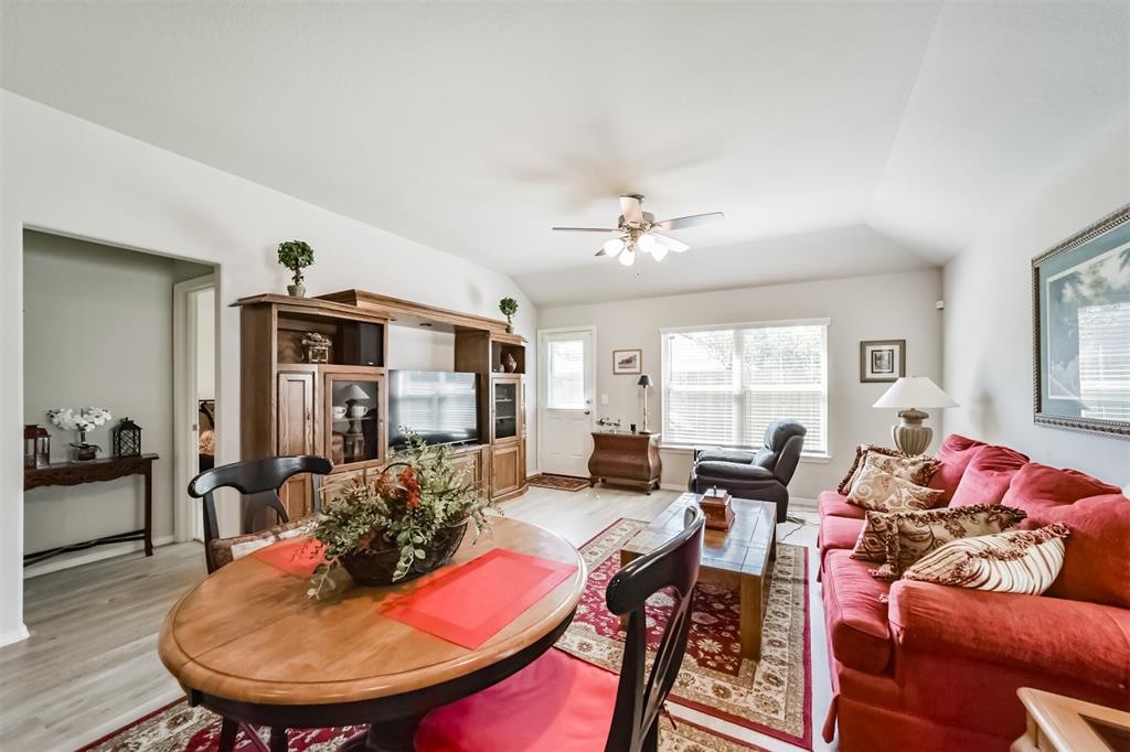 2106 Twisted Cedar Court, Conroe, Texas image 11