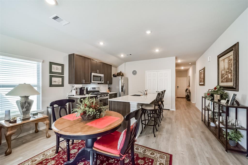 2106 Twisted Cedar Court, Conroe, Texas image 13