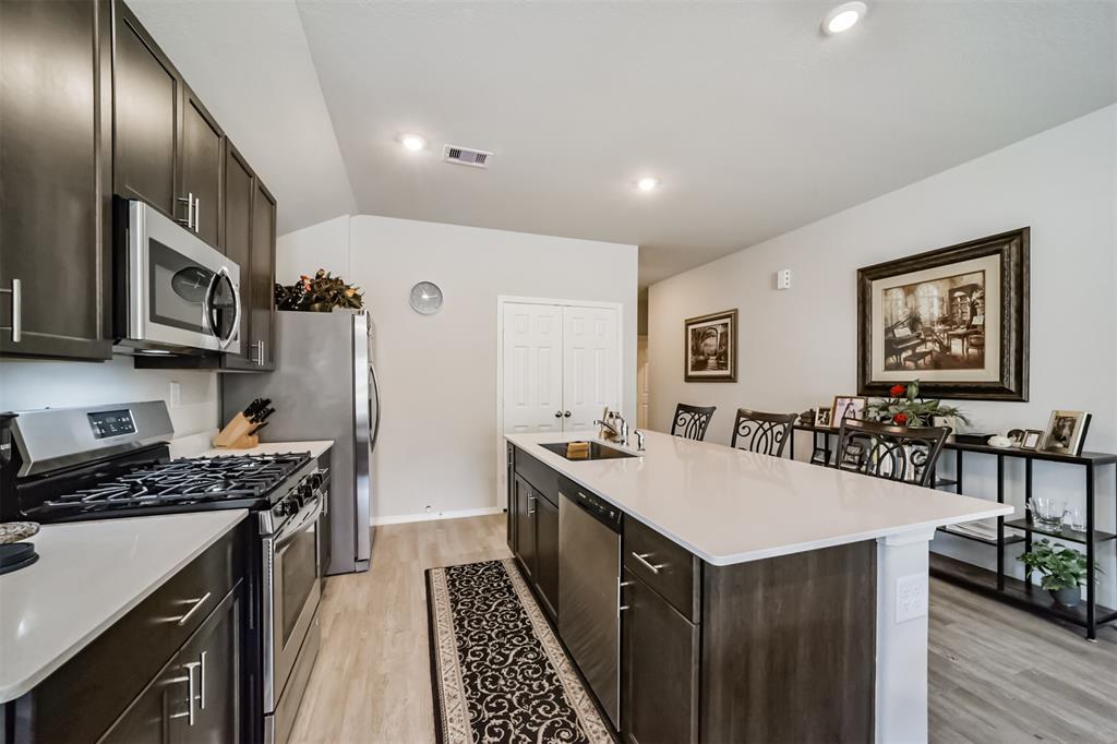 2106 Twisted Cedar Court, Conroe, Texas image 10