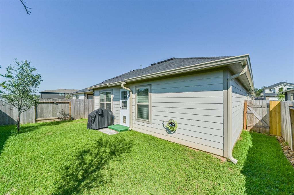 2106 Twisted Cedar Court, Conroe, Texas image 30