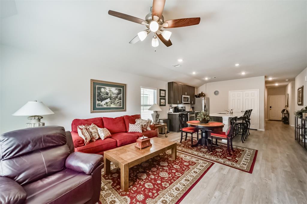 2106 Twisted Cedar Court, Conroe, Texas image 14