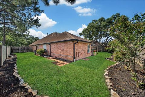 Single Family Residence in Houston TX 5631 Lake Place Drive 18.jpg