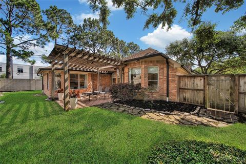 Single Family Residence in Houston TX 5631 Lake Place Drive 16.jpg