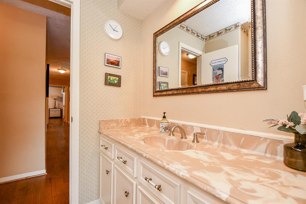 3915 Pleasant Valley Drive, Missouri City, Texas image 26