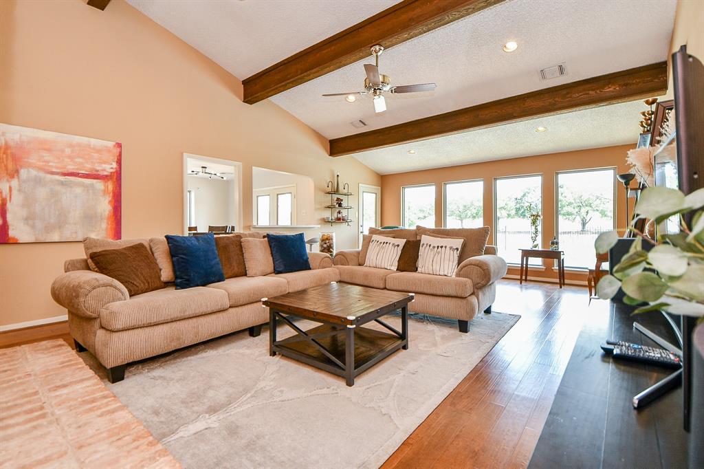 3915 Pleasant Valley Drive, Missouri City, Texas image 15