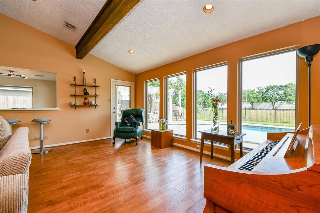 3915 Pleasant Valley Drive, Missouri City, Texas image 16