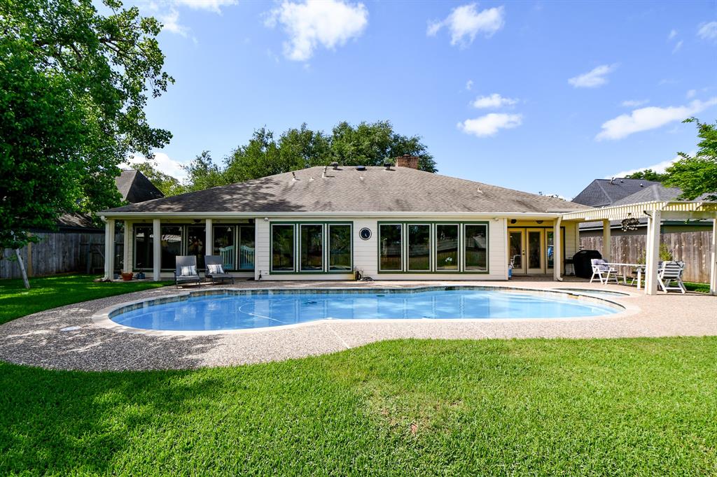 3915 Pleasant Valley Drive, Missouri City, Texas image 5