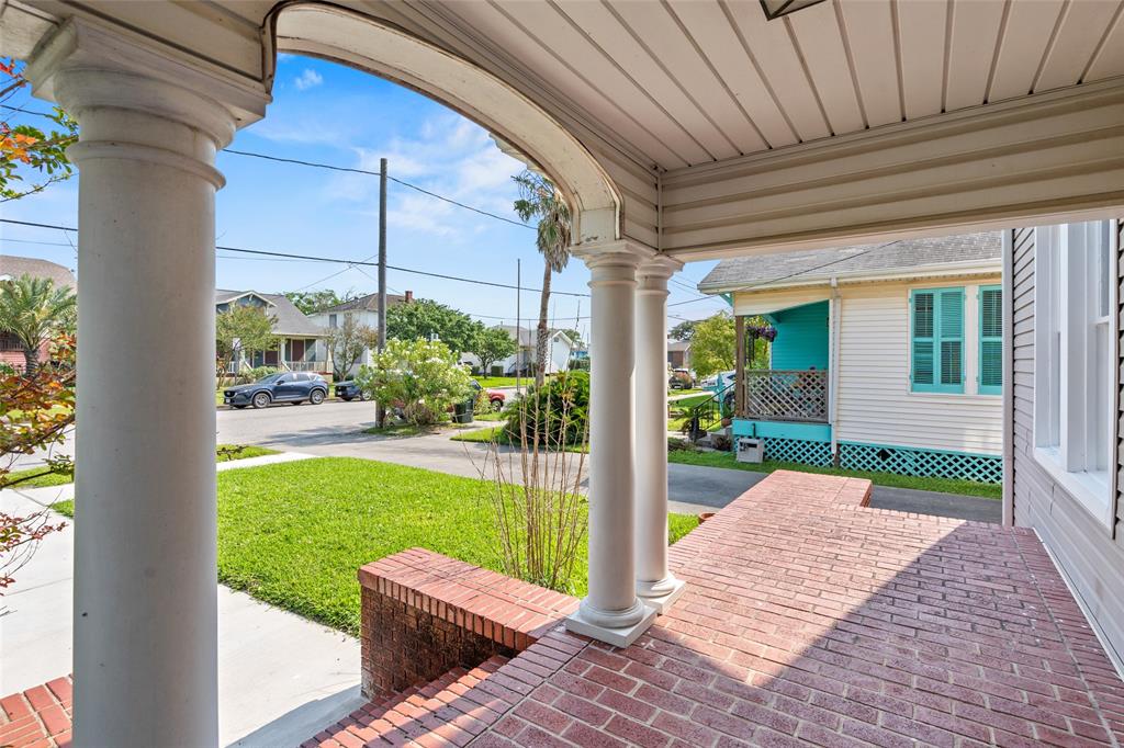 3910 Avenue R 1/2