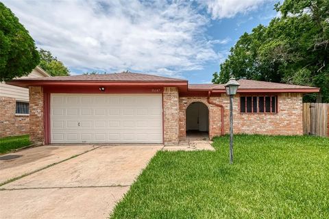 Single Family Residence in Houston TX 11647 Corkwood Drive.jpg