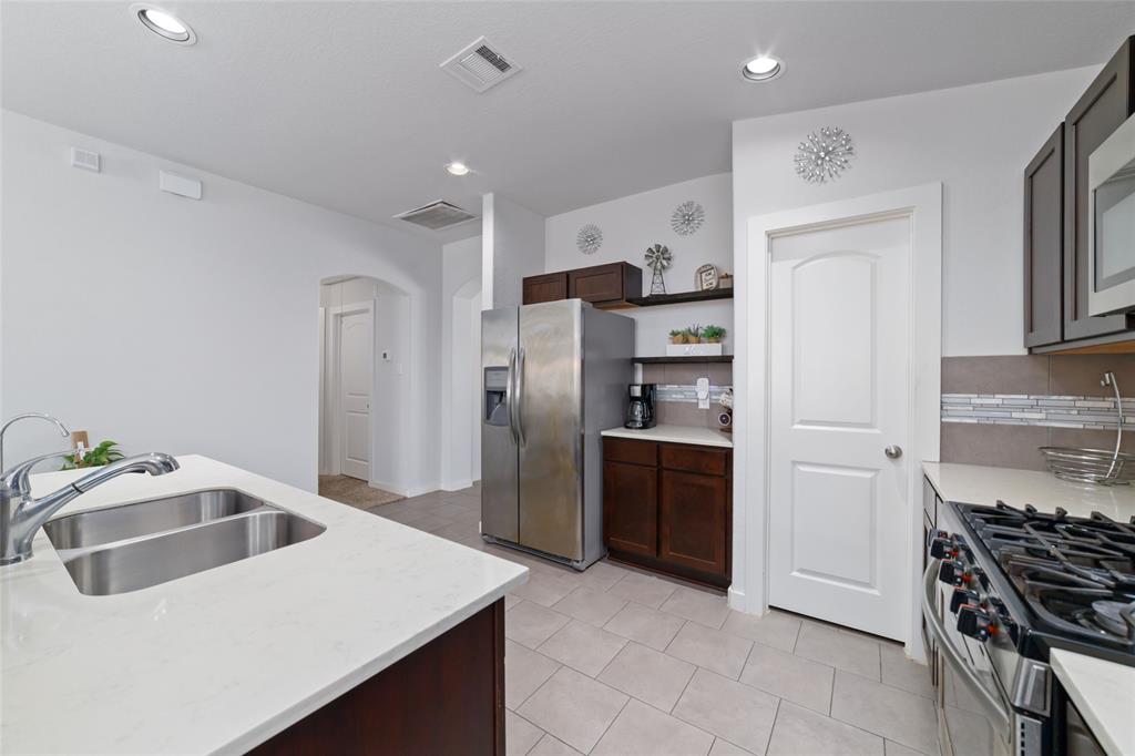 6815 Bardsdale Court, Rosharon, Texas image 6
