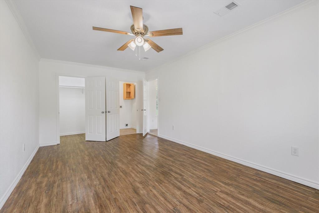 310 Highland Drive, Hitchcock, Texas image 12