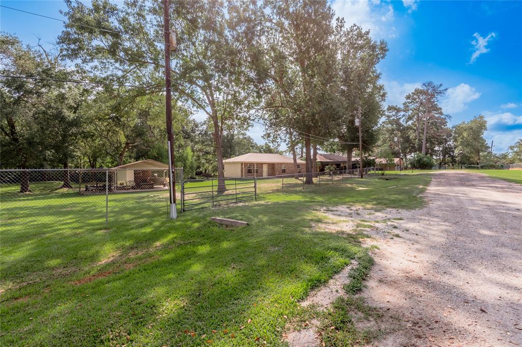 405 Peacock Path, Trinity, Texas image 4