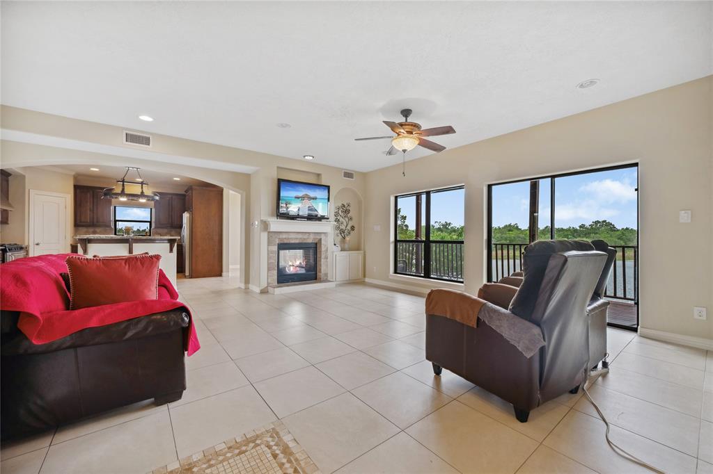 303 Winkler Street, Baytown, Texas image 8