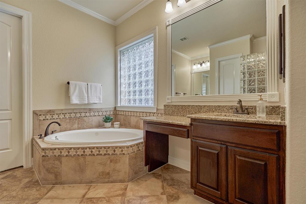 35 Player Oaks Place, The Woodlands, Texas image 36