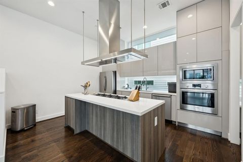 5866 E Post Oak Lane Houston TX 77055