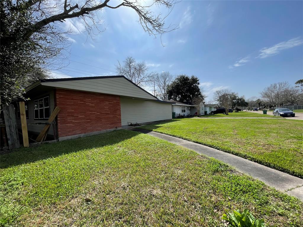 301 Elaine St St, La Marque, Texas image 6