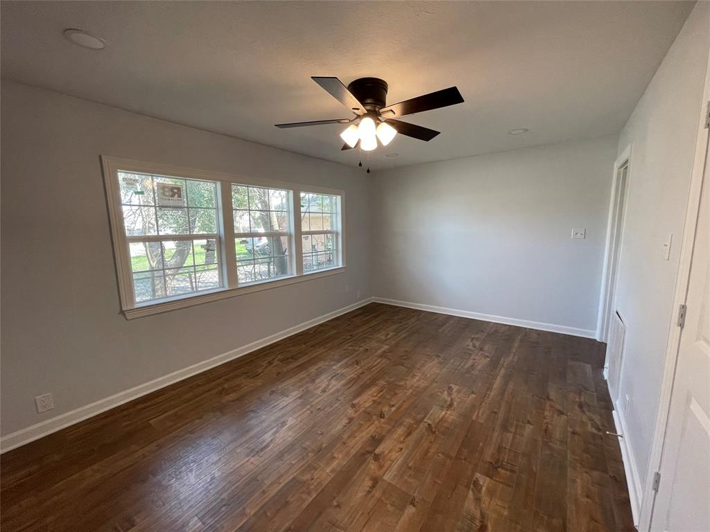 301 Elaine St St, La Marque, Texas image 22