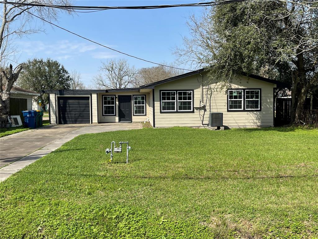 301 Elaine St St, La Marque, Texas image 3
