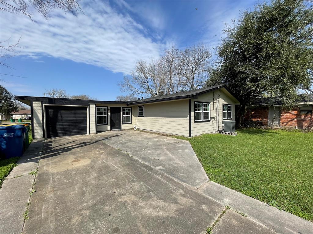 301 Elaine St St, La Marque, Texas image 5