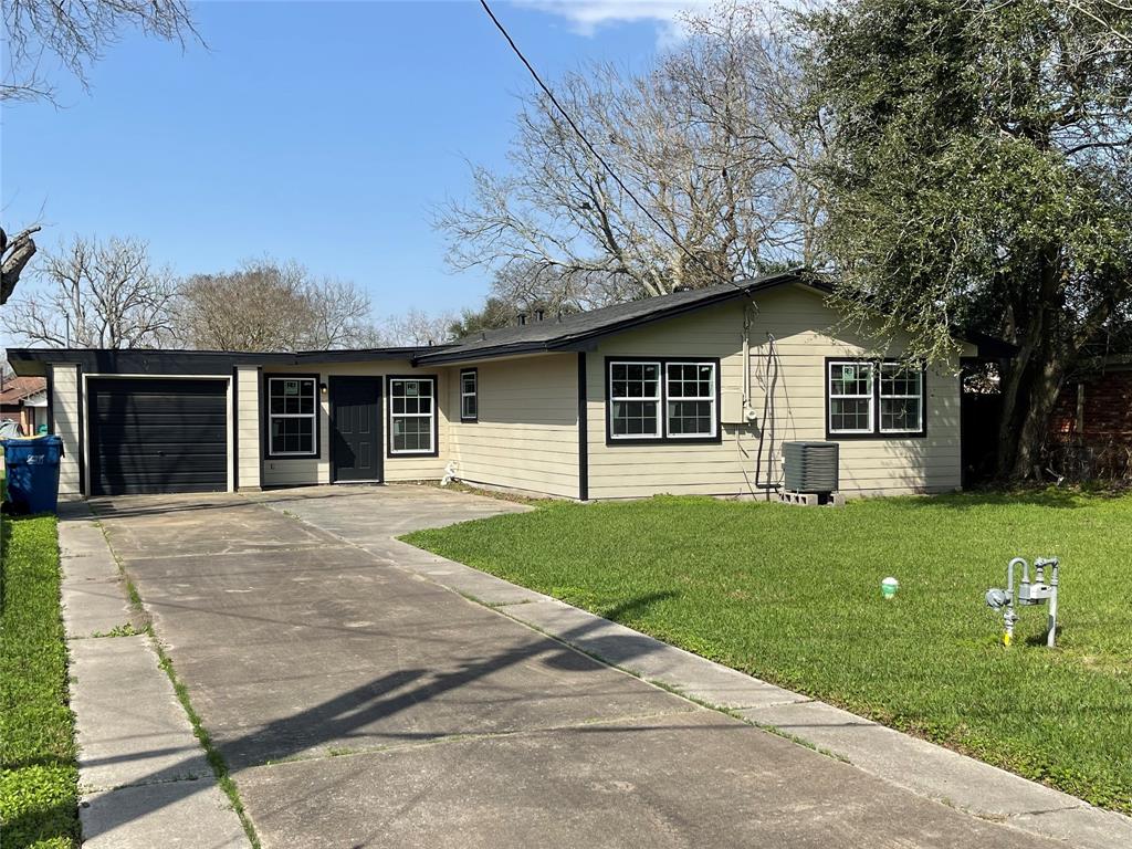 301 Elaine St St, La Marque, Texas image 4