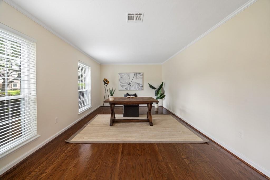 827 Greenbelt Drive, Houston, Texas image 4