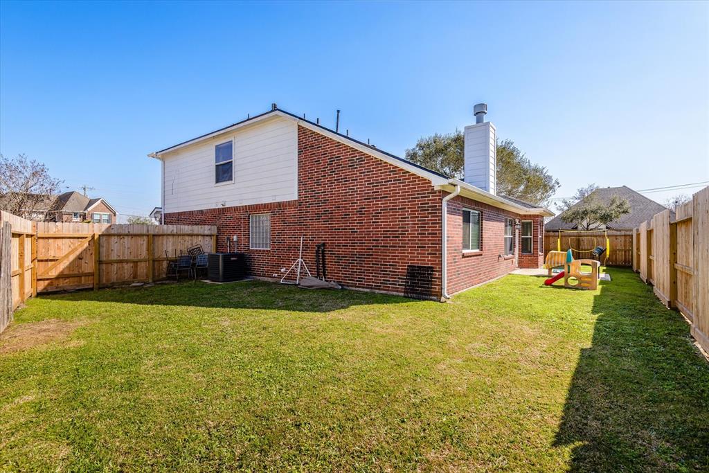 1801 Autumn Pond Circle, Alvin, Texas image 28