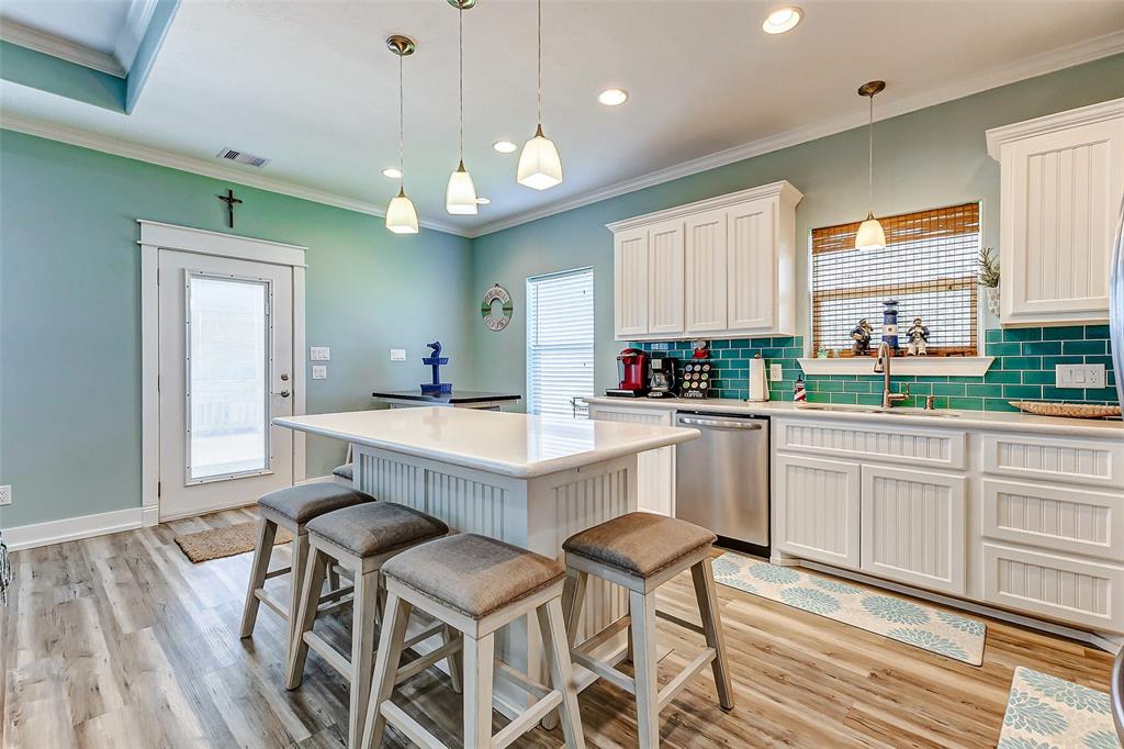 978 Seadrift Drive, Crystal Beach, Texas image 16
